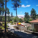 ホテル Parque De Campismo Da Barragem Do Vilar モイメンタ・ダ・ベイラ