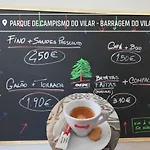ホテル Parque De Campismo Da Barragem Do Vilar モイメンタ・ダ・ベイラ