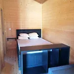 ホテル Parque De Campismo Da Barragem Do Vilar モイメンタ・ダ・ベイラ