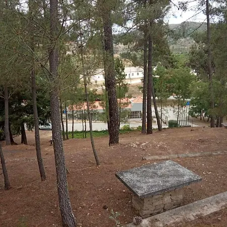 Parque De Campismo Da Barragem Do Vilar *