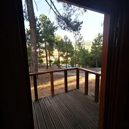 Parque De Campismo Da Barragem Do Vilar Σαλέ Moimenta da Beira