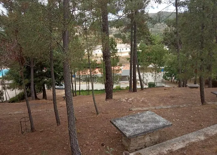 Parque De Campismo Da Barragem Do Vilar *